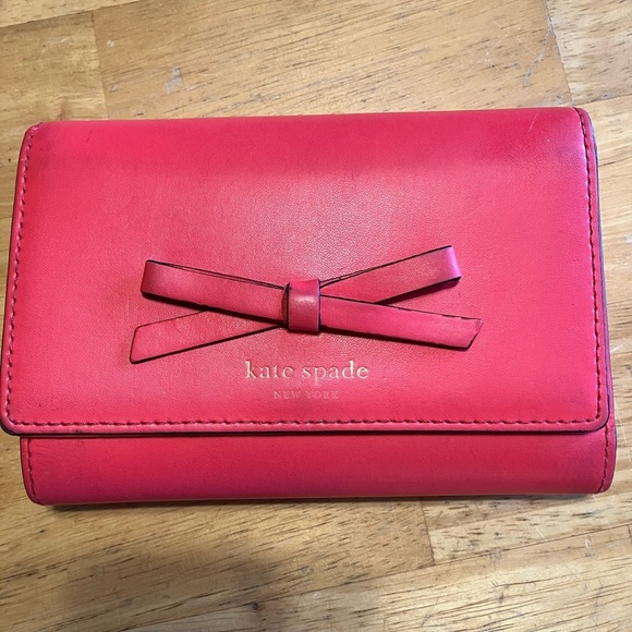 EUC KATE SPADE Sawyer Street Snapdragon Wallet Callie. 7 card slots - Picture 1 of 6